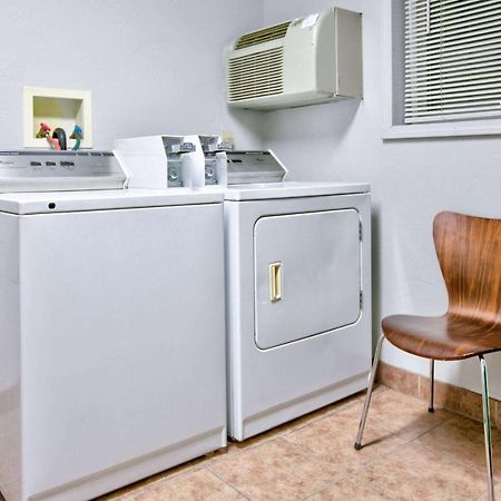 Hotel Super 8 By Wyndham Amarillo Extérieur photo