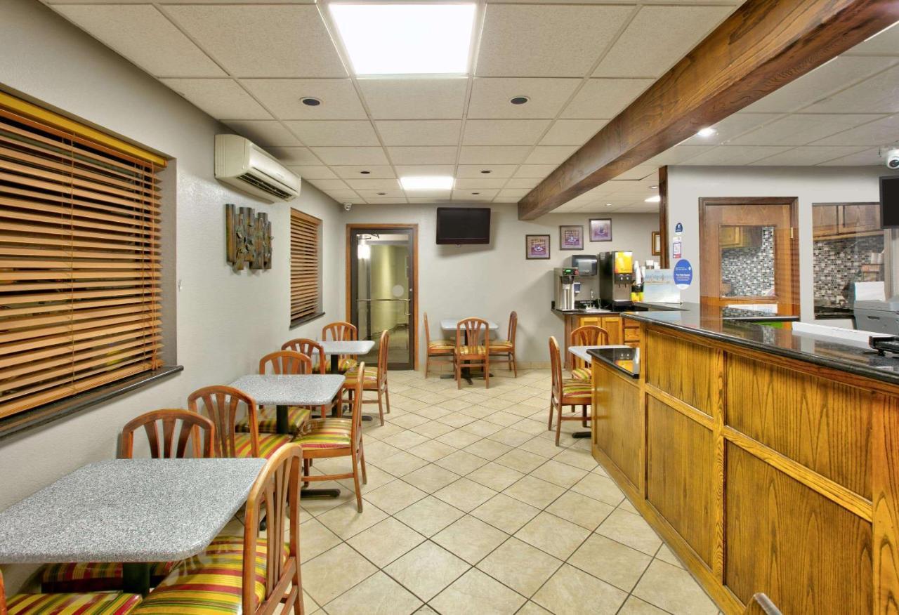Hotel Super 8 By Wyndham Amarillo Extérieur photo