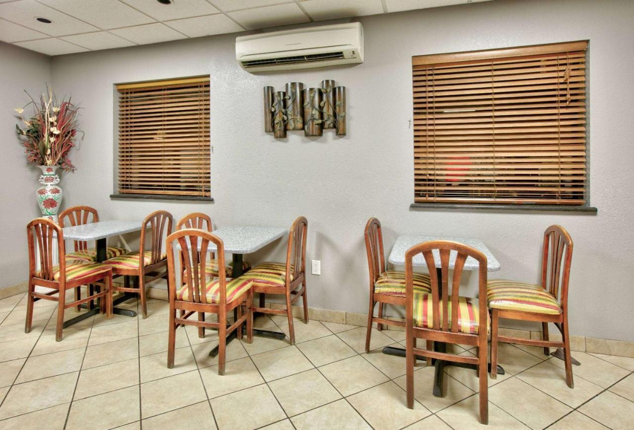 Hotel Super 8 By Wyndham Amarillo Extérieur photo
